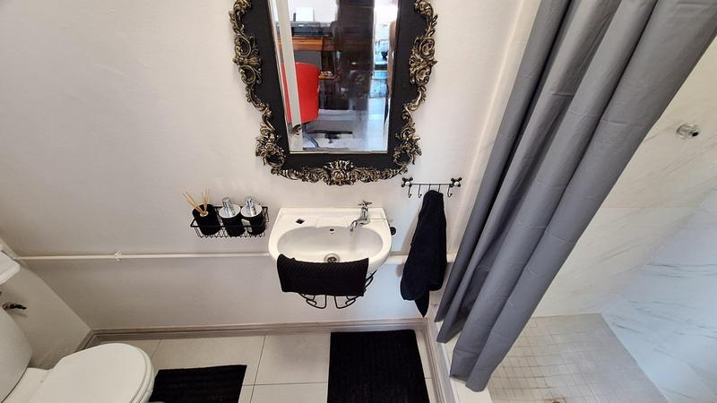 5 Bedroom Property for Sale in Reebok Western Cape